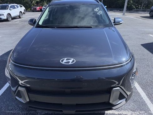 Used 2025 Hyundai Kona SEL image 2