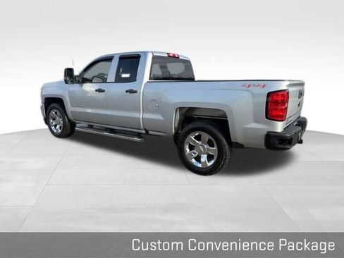 Used 2019 Chevrolet Silverado 1500 Custom w/ Custom Convenience Package image 11