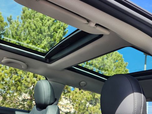 Used 2024 MINI Cooper SE image 28