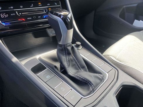 Certified 2025 Volkswagen Jetta Sport FWD image 26
