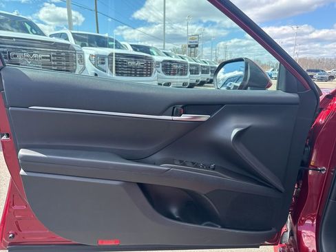 Used 2022 Toyota Camry LE w/ Convenience Package image 24