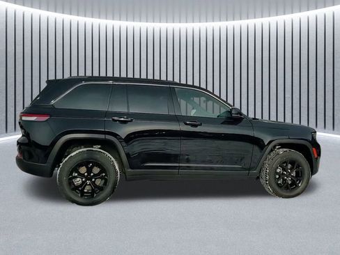 New 2026 Jeep Grand Cherokee Altitude image 6