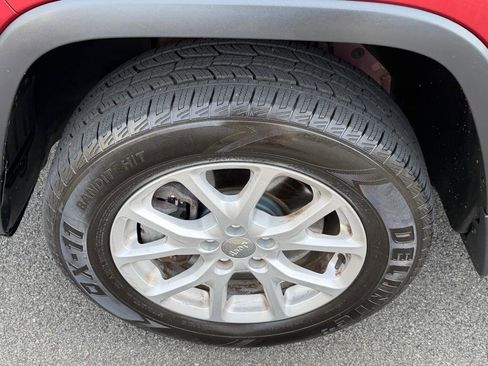 Used 2014 Jeep Cherokee Latitude AWD/4WD image 10