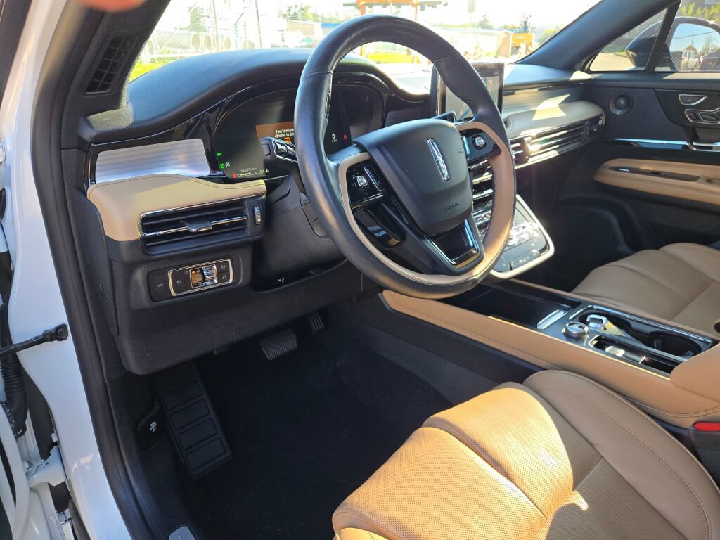 Used 2022 Lincoln Corsair Reserve w/ Equipment Group 201A AWD/4WD image 26