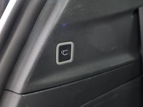 Certified 2025 Chrysler Pacifica Limited image 22