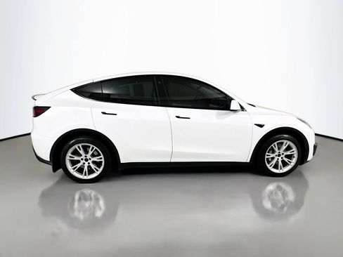 Used 2021 Tesla Model Y Long Range image 5