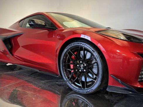 Used 2024 Chevrolet Corvette Z06 w/ Z07 Performance Package RWD image 19