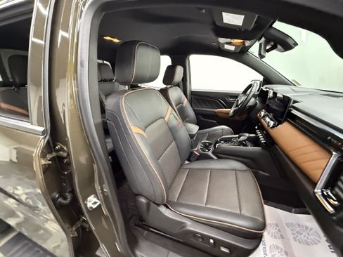 Used 2024 GMC Canyon AT4 w/ AT4 Premium Package AWD/4WD image 21