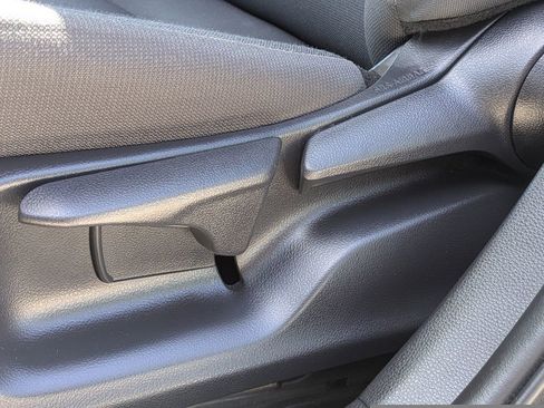 Used 2020 Toyota Corolla LE image 18