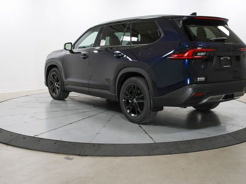 New 2025 Toyota Grand Highlander Platinum image 10