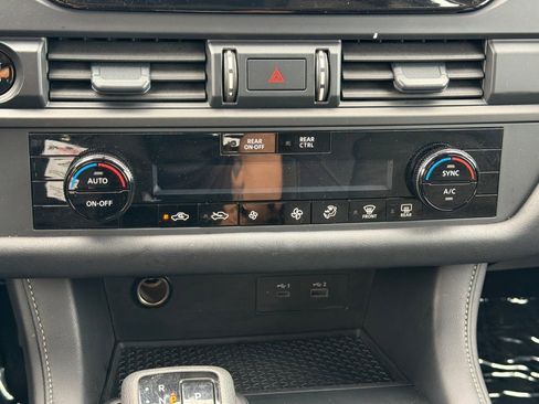 Used 2025 Nissan Pathfinder S image 20