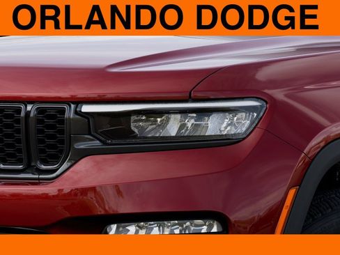 New 2025 Jeep Grand Cherokee Limited w/ Luxury Tech Group II RWD image 10