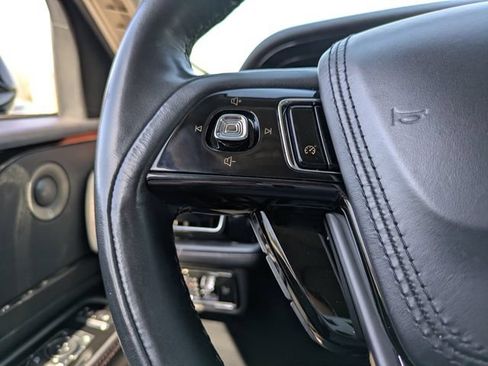 Used 2023 Lincoln Aviator Reserve RWD image 28