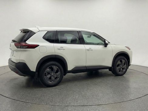 Used 2025 Nissan Rogue SV AWD/4WD image 9