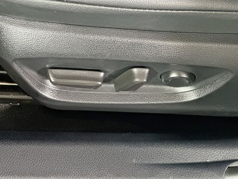 Used 2023 Toyota Camry SE w/ Convenience Package image 13