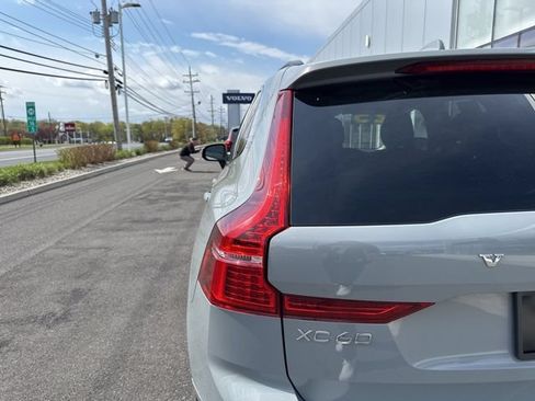 Certified 2025 Volvo XC60 B5 Plus AWD/4WD image 8