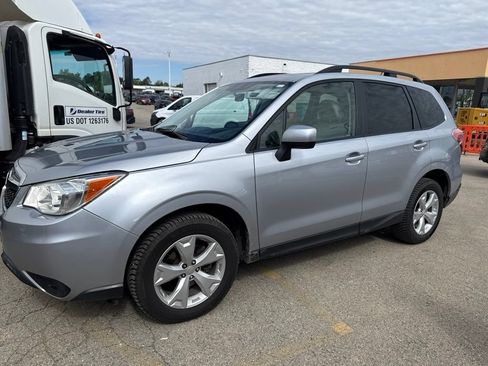Used 2015 Subaru Forester 2.5i Premium w/ All-Weather Package AWD/4WD image 10