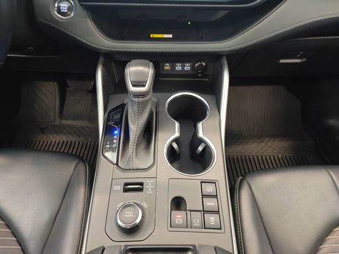 Used 2023 Toyota Highlander XSE image 32