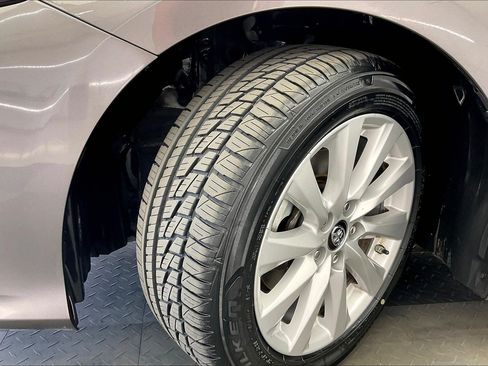 Used 2019 Toyota Camry LE FWD image 28