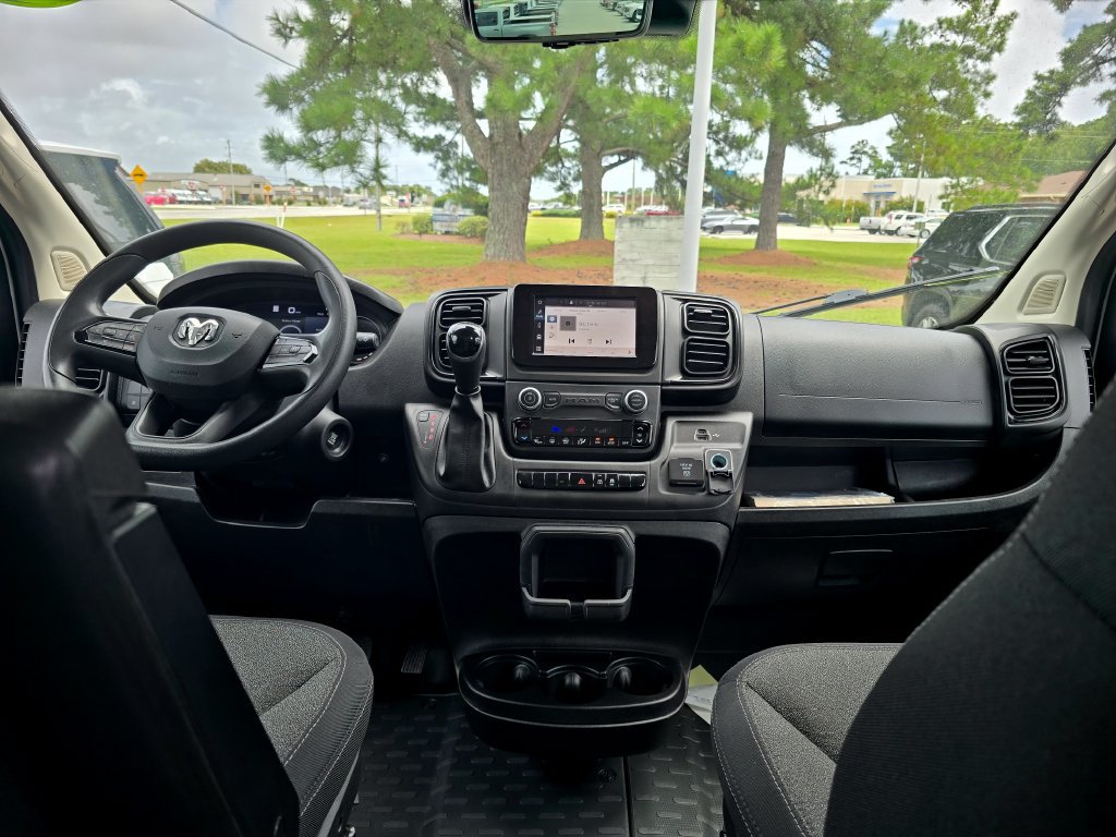 Used 2023 RAM ProMaster 2500 w/ Driver Convenience Group FWD image 12