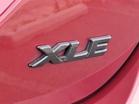 Used 2018 Toyota Camry XLE w/ Driver Assist Package FWD image 29
