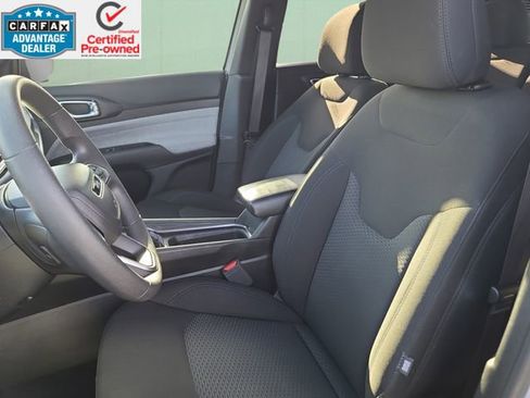 Certified 2024 Jeep Compass Sport image 18