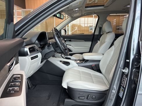 Certified 2021 Kia Telluride SX w/ Towing Package AWD/4WD image 15