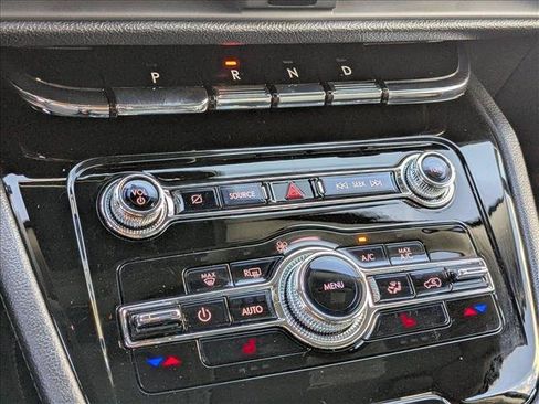 Used 2022 Lincoln Corsair FWD image 11