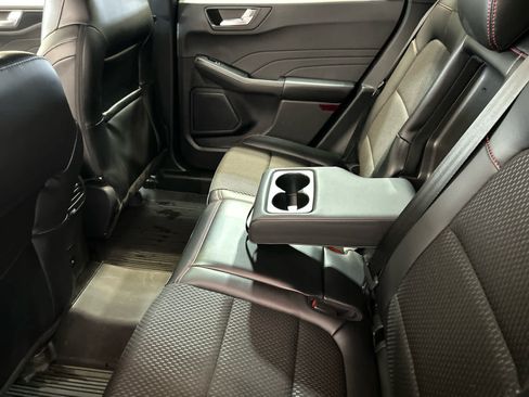 Used 2024 Ford Escape ST-Line w/ Tech Pack #1 AWD/4WD image 9