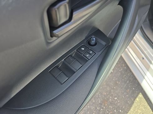 Used 2026 Toyota Corolla LE FWD image 27