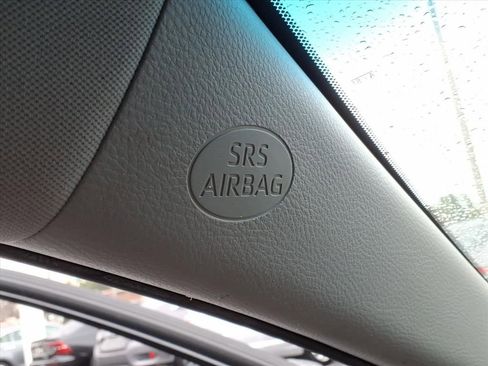 Used 2019 Toyota Camry L image 14