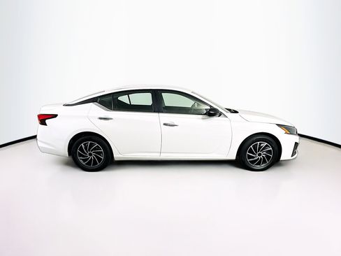 Used 2024 Nissan Altima 2.5 S image 10