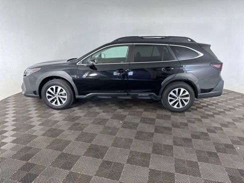 Used 2023 Subaru Outback Premium AWD/4WD image 8