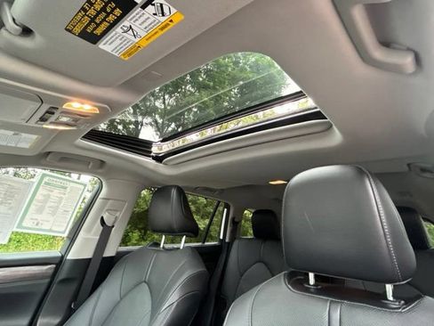 Used 2021 Toyota Highlander Limited AWD/4WD image 28