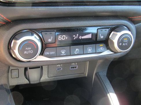 Used 2024 Nissan Versa SR FWD image 23