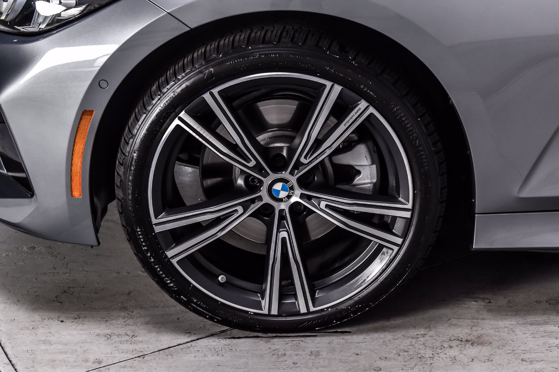 Used 2024 BMW 330i xDrive Sedan w/ Premium Package AWD/4WD image 9