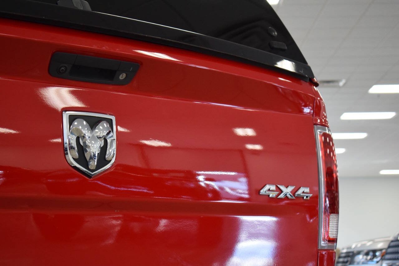 Used 2016 RAM 1500 Laramie w/ Convenience Group AWD/4WD image 18