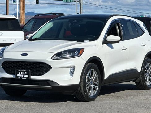 Used 2021 Ford Escape SEL w/ Technology Package AWD/4WD image 9