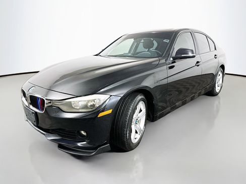 Used 2013 BMW 320i xDrive Sedan image 3