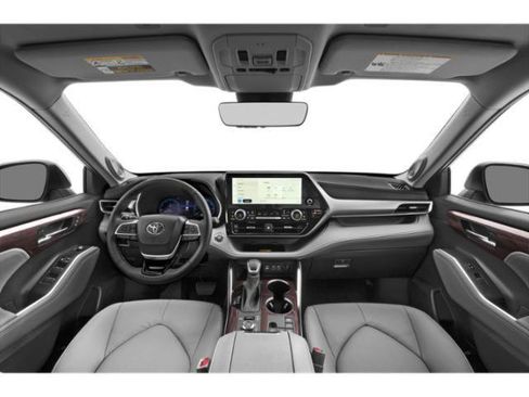 Certified 2025 Toyota Highlander XLE image 8