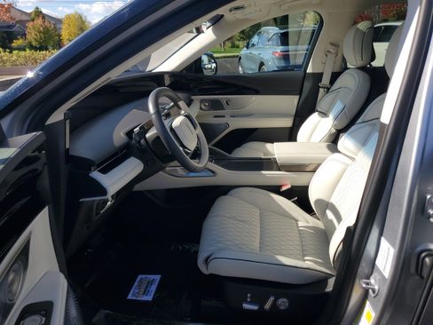 Certified 2024 Lincoln Nautilus Black Label w/ Jet Appearance Package (87T) image 12