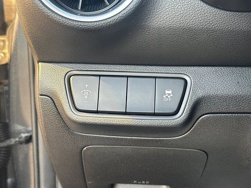 Used 2023 Kia Forte LXS image 31