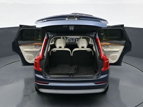 Used 2022 Volvo XC90 T5 Momentum w/ Climate Package image 45
