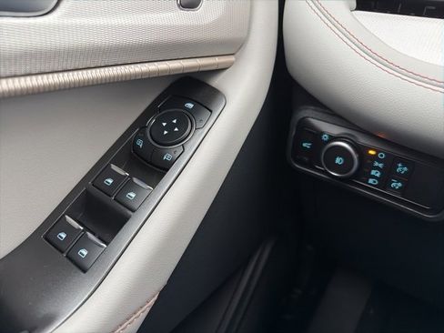 New 2026 Ford Explorer Active image 19