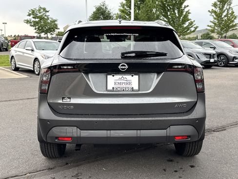 New 2025 Nissan Kicks SV w/ SV Premium Package image 7