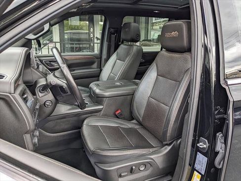 Used 2021 Chevrolet Suburban High Country w/ Premium Package AWD/4WD image 10