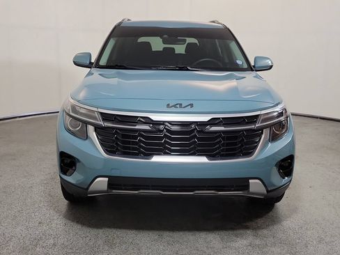 Used 2024 Kia Seltos EX FWD image 2