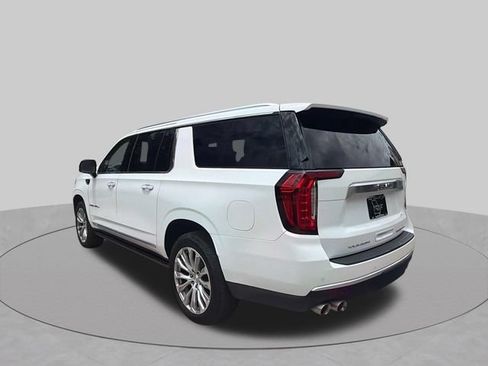Used 2022 GMC Yukon XL Denali w/ Advanced Technology Package AWD/4WD image 7