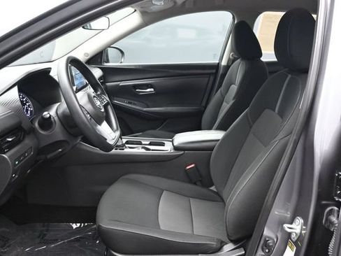 Used 2025 Nissan Sentra SV FWD image 6