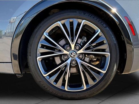 Used 2024 Toyota Prius XLE image 10